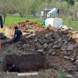 Обустройство скважины пластиковым кессоном и установка канализации Топол Эко в СНТ Агат